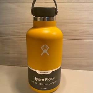 Hydro Flask 64oz. Starfish Color